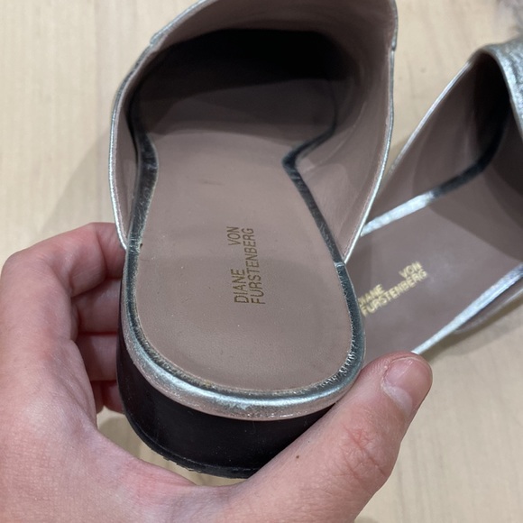 Diane Von Furstenberg silver backless loafers size 7 - Picture 2 of 7